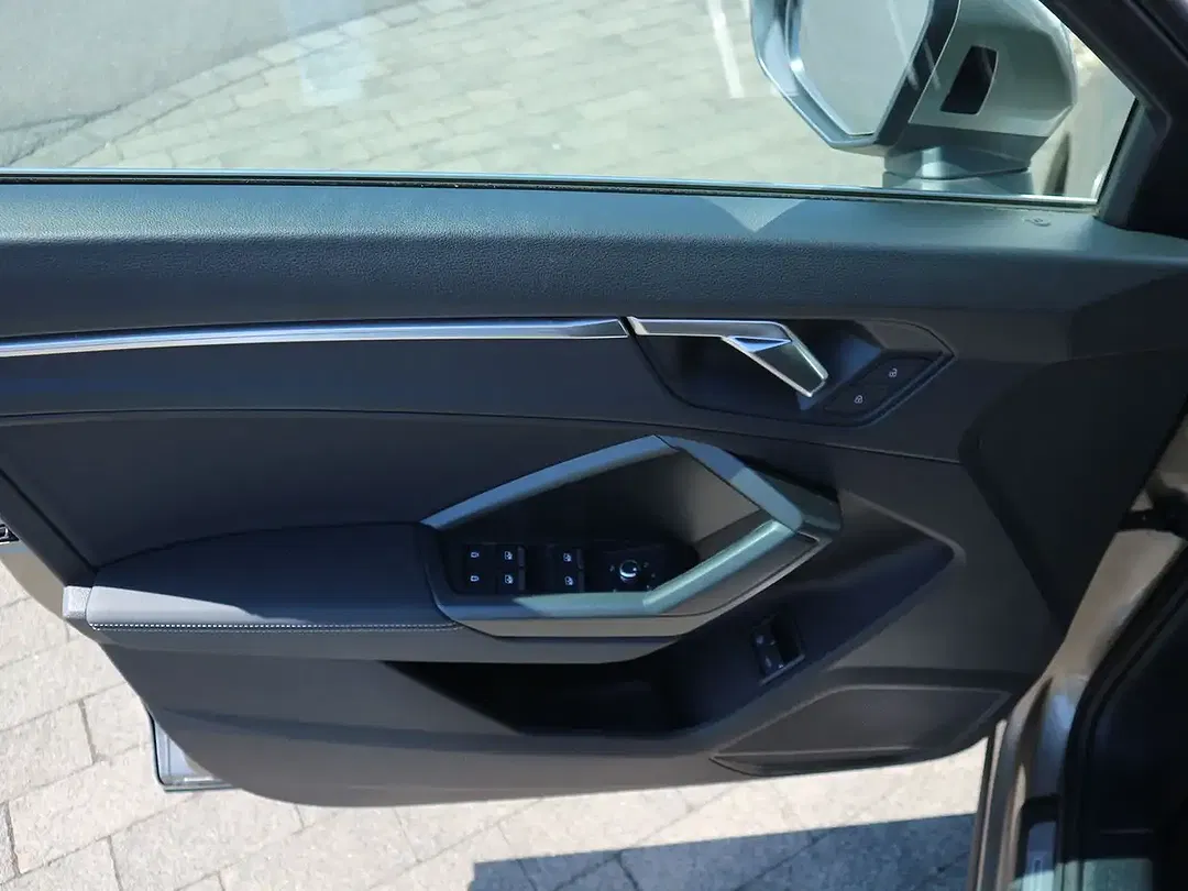 Audi Q3 45 TFSI e S line - Thumbnail 7