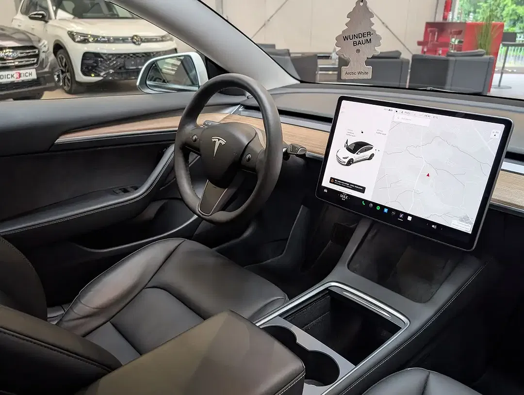 Tesla Model 3 AWD Dual Motor Long Range - Thumbnail 11