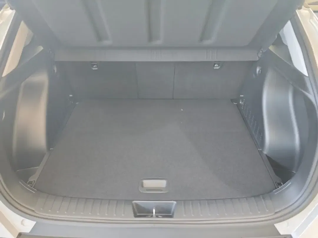 Hyundai KONA Select - Thumbnail 10