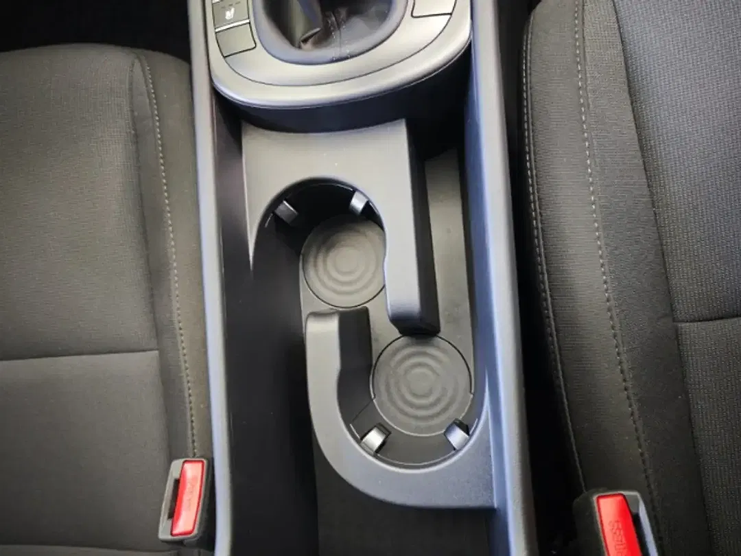 Hyundai KONA Select - Thumbnail 14