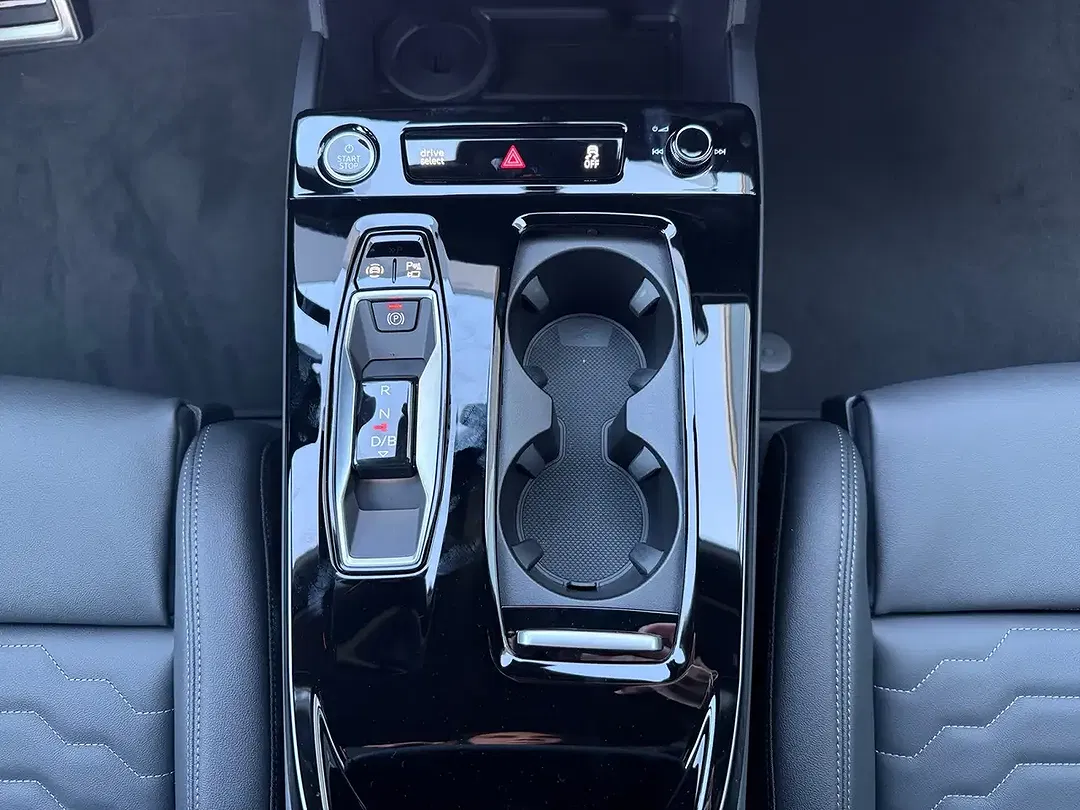 Audi A6 e-tron quattro Avant S line - foto 14