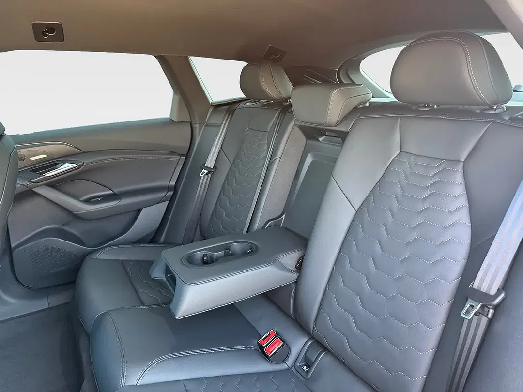 Audi A6 e-tron quattro Avant S line - Thumbnail 8