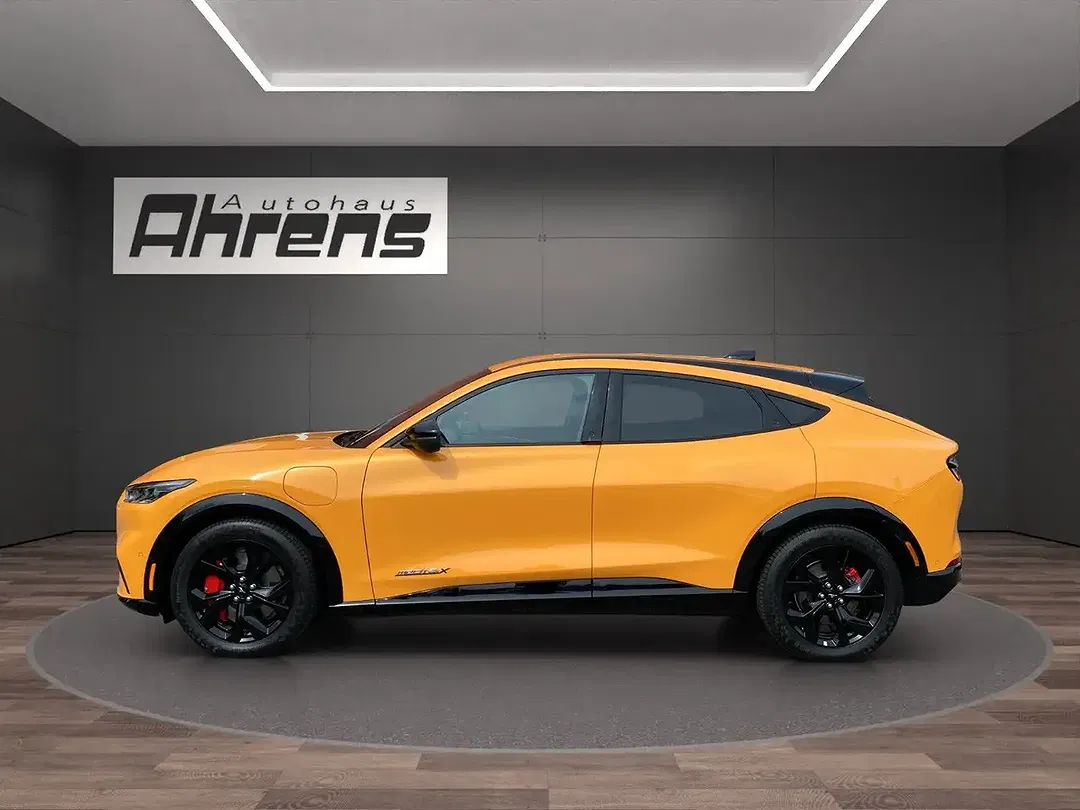 Ford Mustang Mach-E 4x4 Premium - foto 2