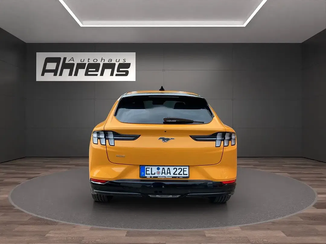 Ford Mustang Mach-E 4x4 Premium - Thumbnail 4