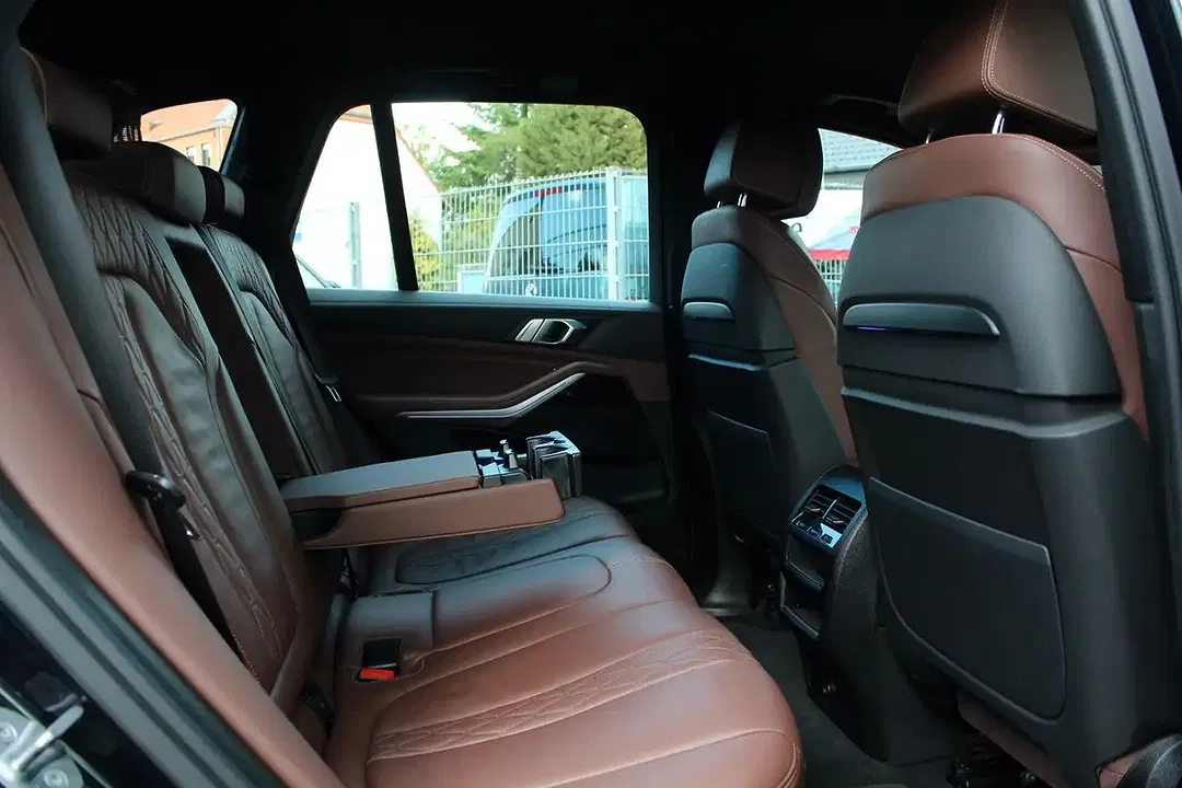 BMW X5 M Sport Individual - Thumbnail 17