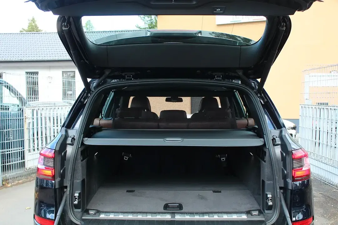 BMW X5 M Sport Individual - Thumbnail 18