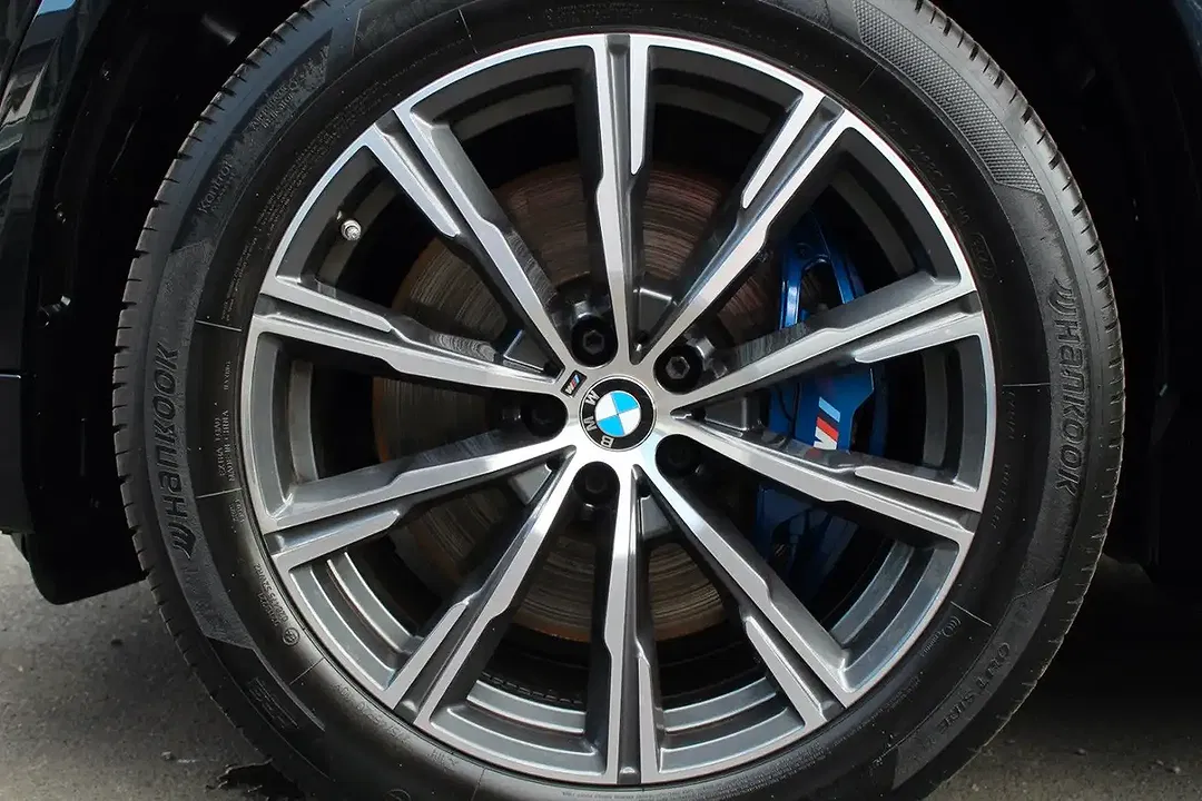 BMW X5 M Sport Individual - Thumbnail 36