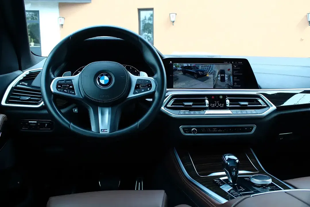 BMW X5 M Sport Individual - Thumbnail 4
