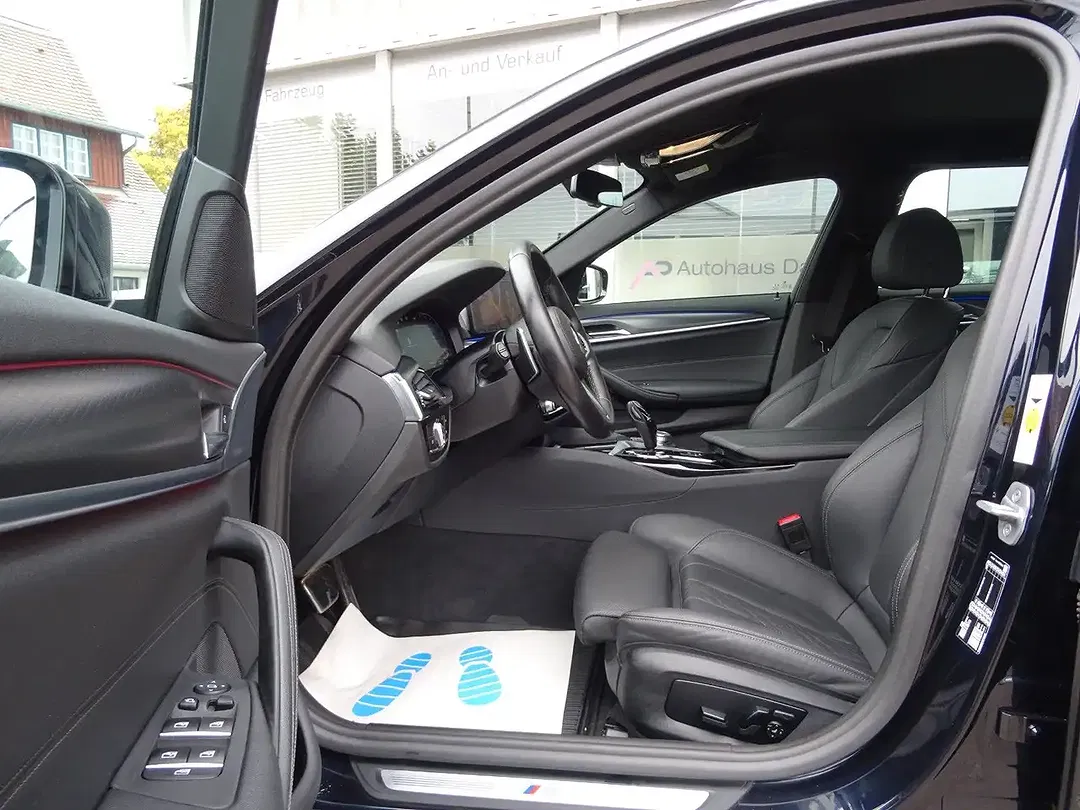 BMW 520 AUT M Touring - Thumbnail 12