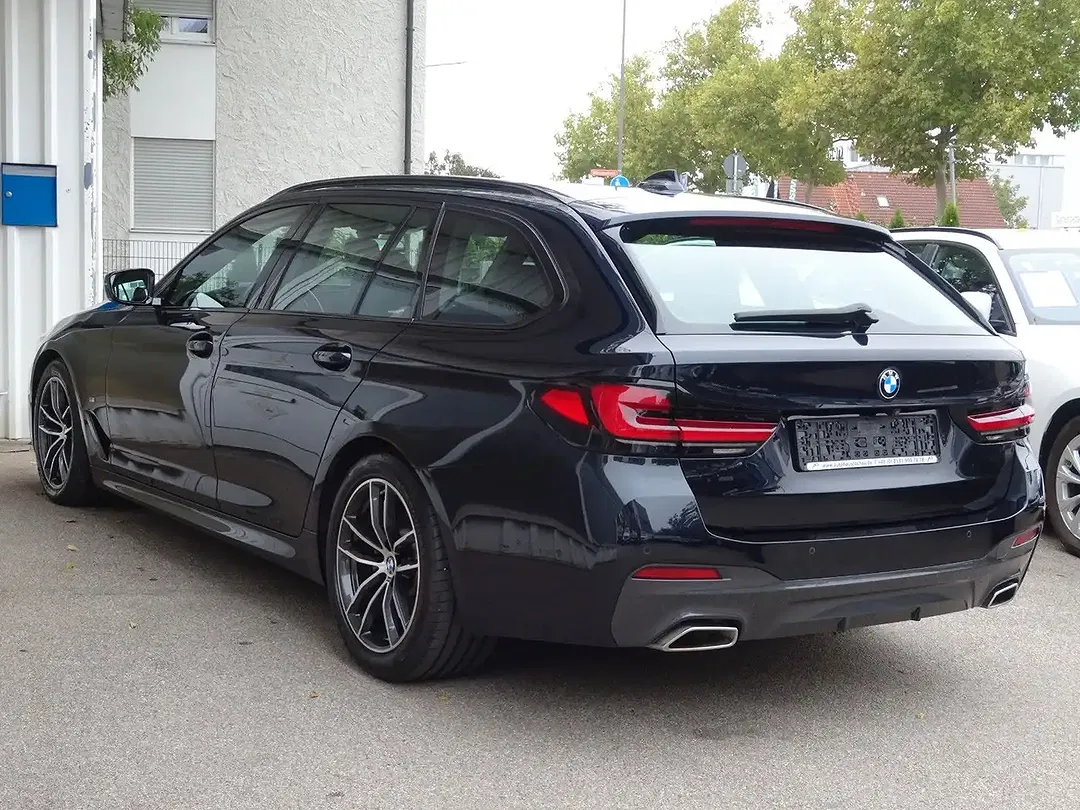 BMW 520 AUT M Touring - Thumbnail 4