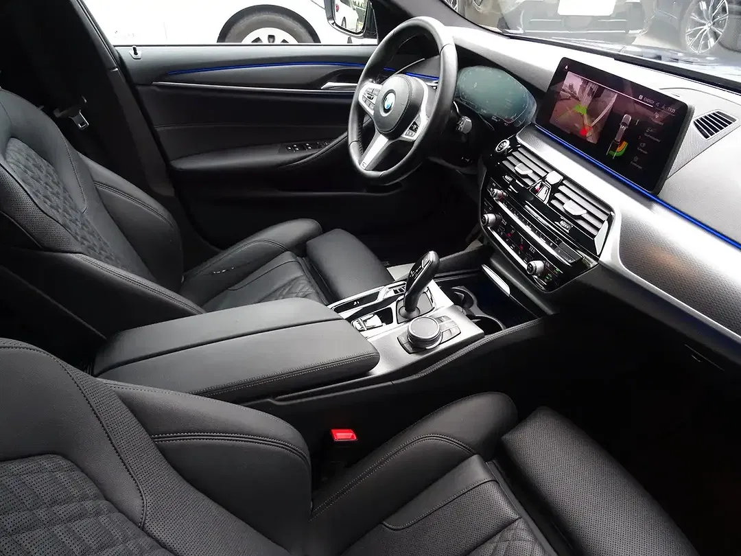 BMW 520 AUT M Touring - Thumbnail 8