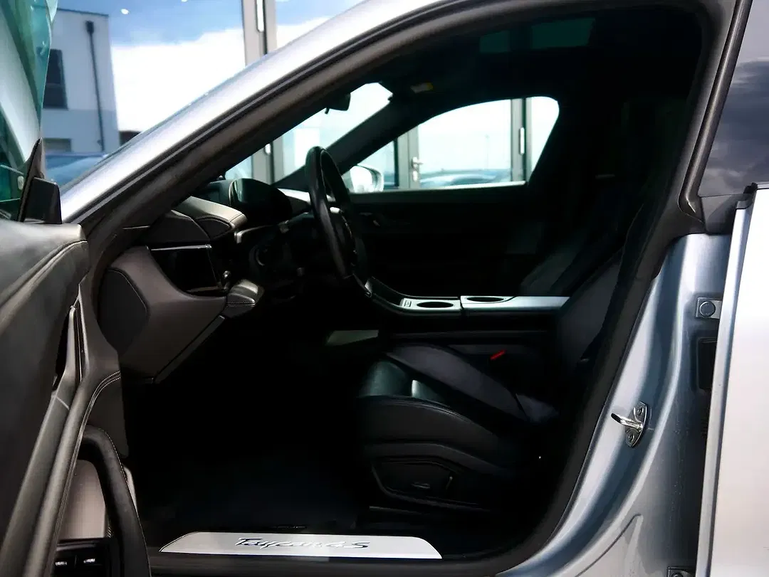 Porsche Taycan Sport Chrono Plus - Thumbnail 14