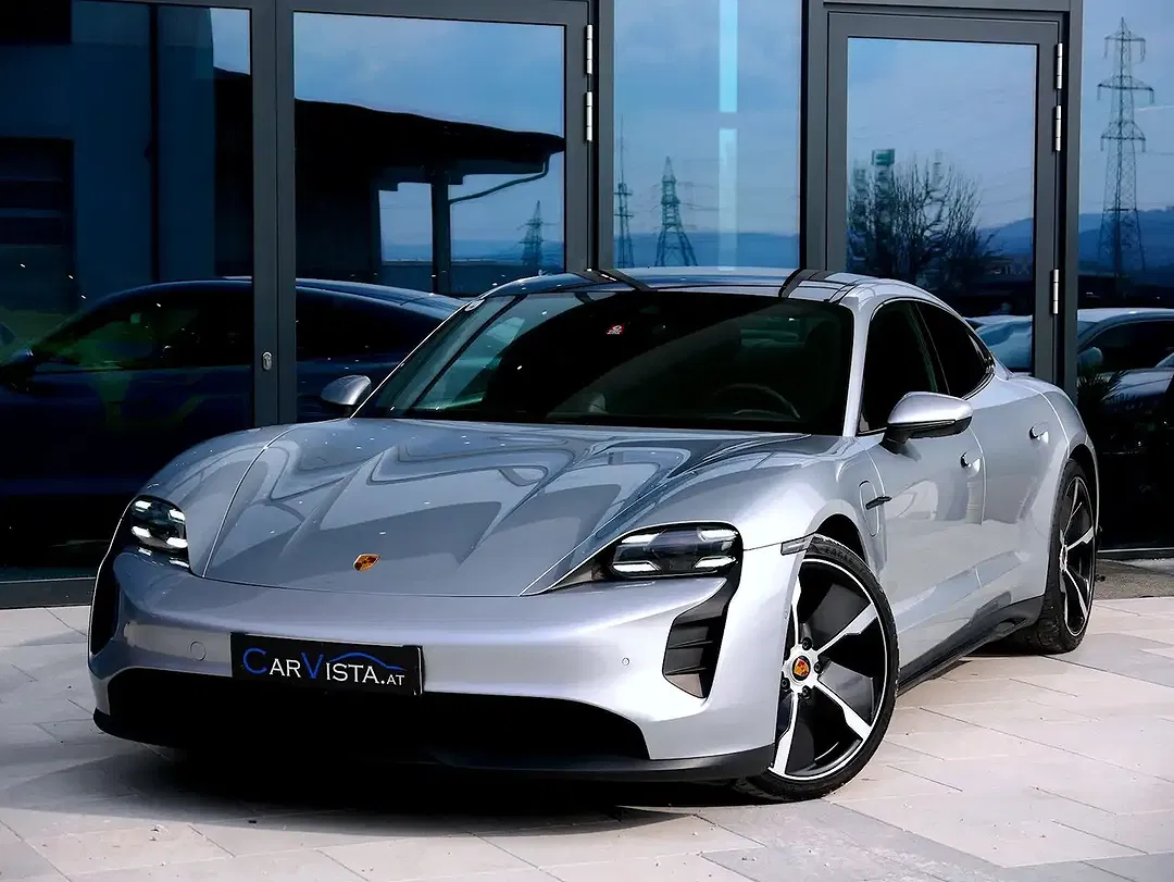 Porsche Taycan Sport Chrono Plus - Thumbnail 3