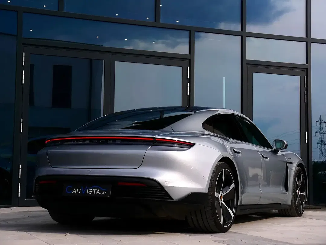 Porsche Taycan Sport Chrono Plus - Thumbnail 8