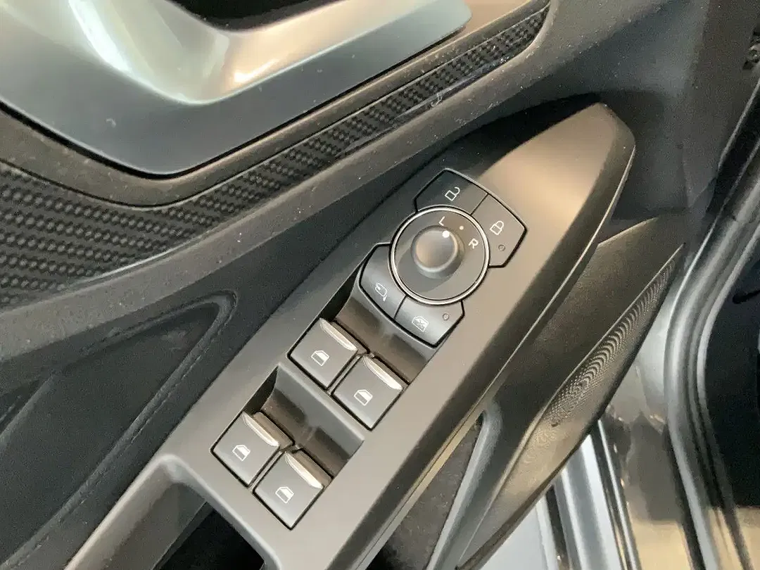 Ford Focus ST-Line X - Thumbnail 11