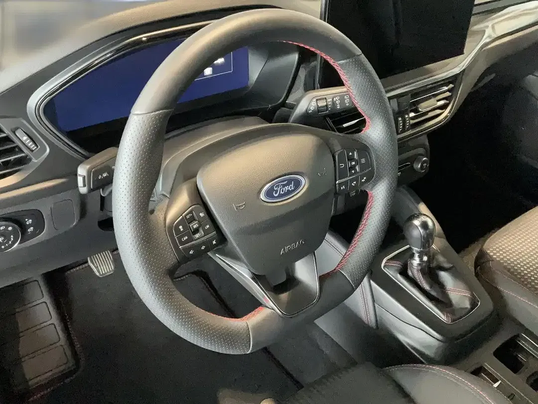 Ford Focus ST-Line X - Thumbnail 13