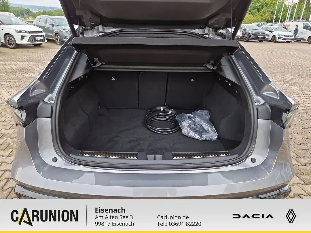 Renault Rafale E-Tech PHEV 4x4 - Thumbnail 11