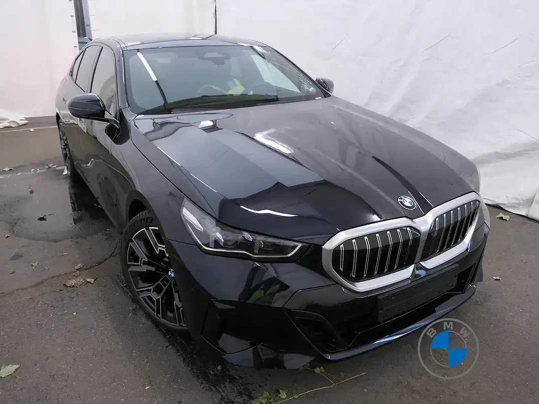 BMW 520 xDrive M Sport - Thumbnail 3