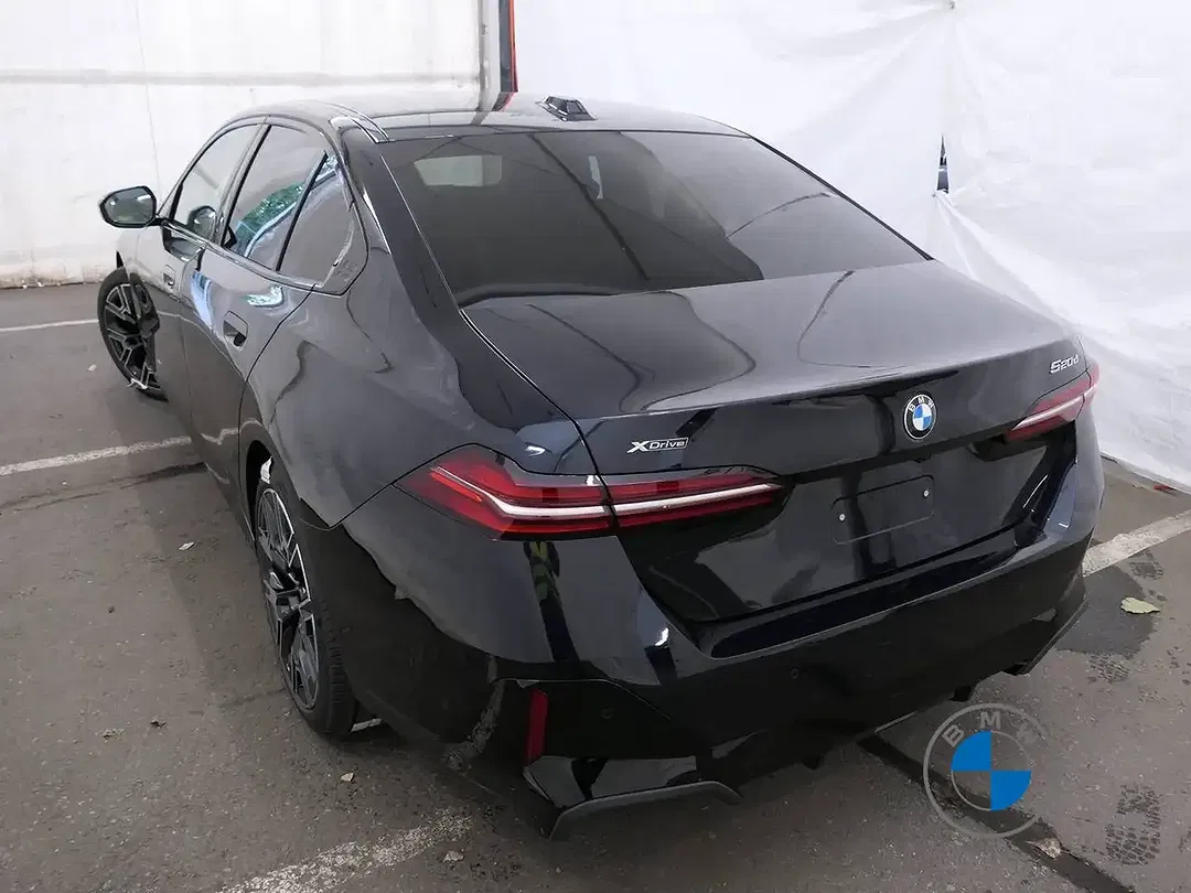 BMW 520 xDrive M Sport - Thumbnail 4