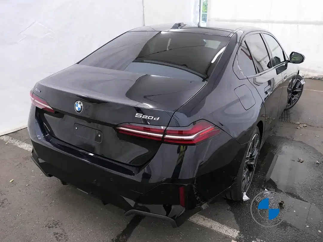 BMW 520 xDrive M Sport - Thumbnail 5