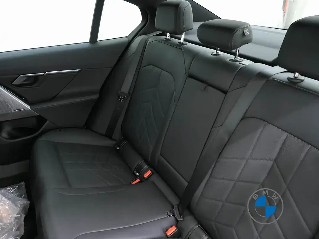 BMW 520 xDrive M Sport - Thumbnail 8