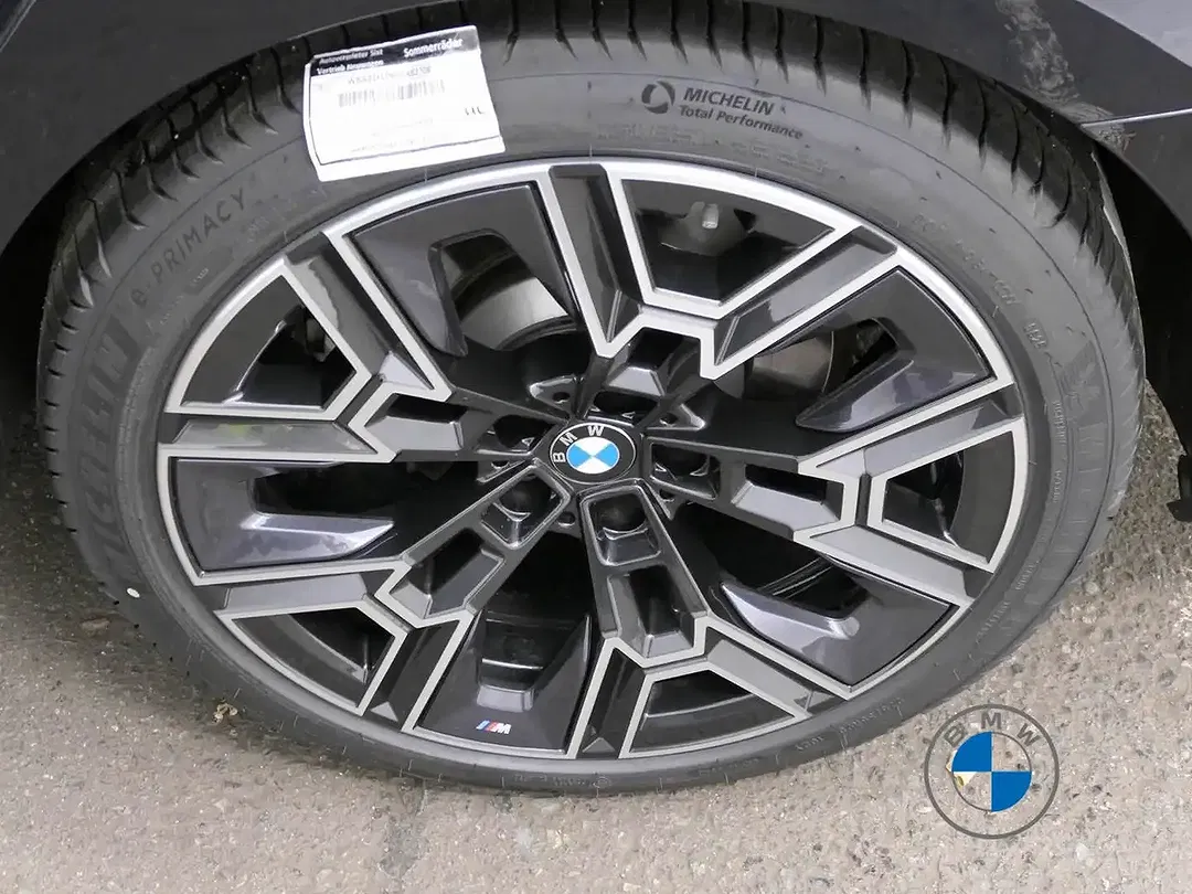 BMW 520 xDrive M Sport - Thumbnail 9