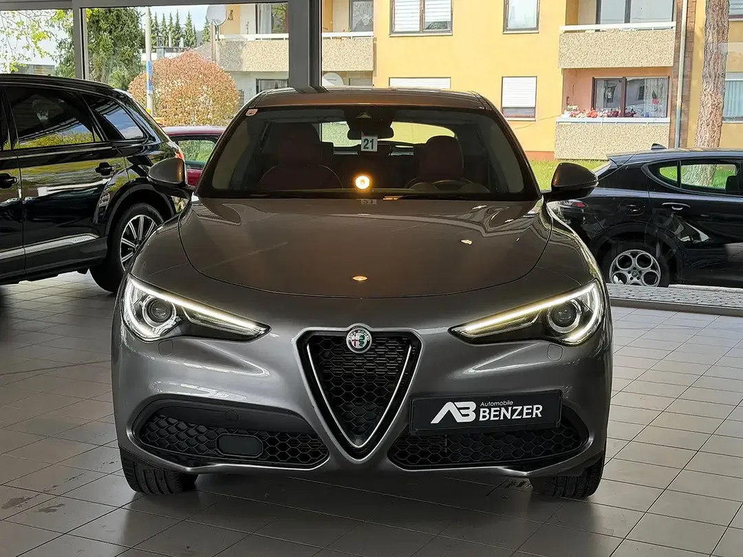 Alfa Romeo Stelvio AUT Q4 Super - Thumbnail 3