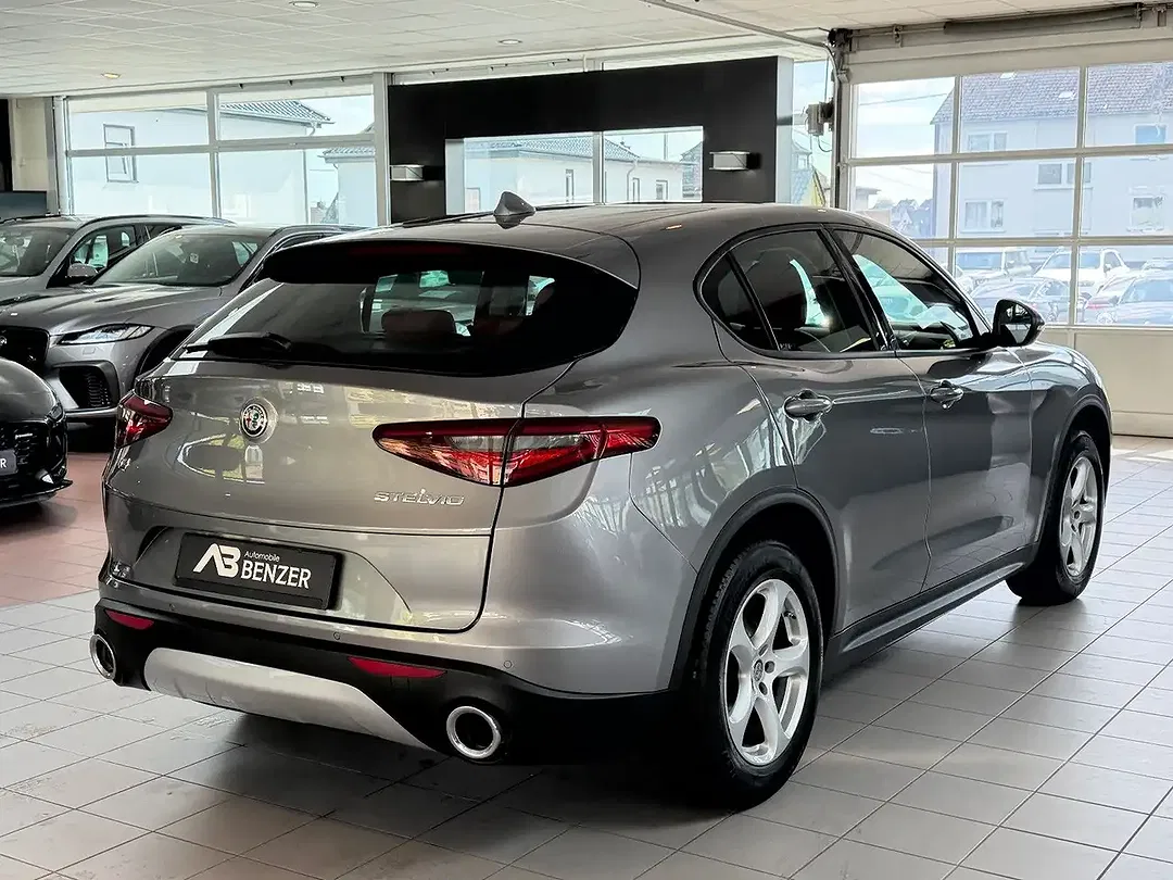 Alfa Romeo Stelvio AUT Q4 Super - Thumbnail 8