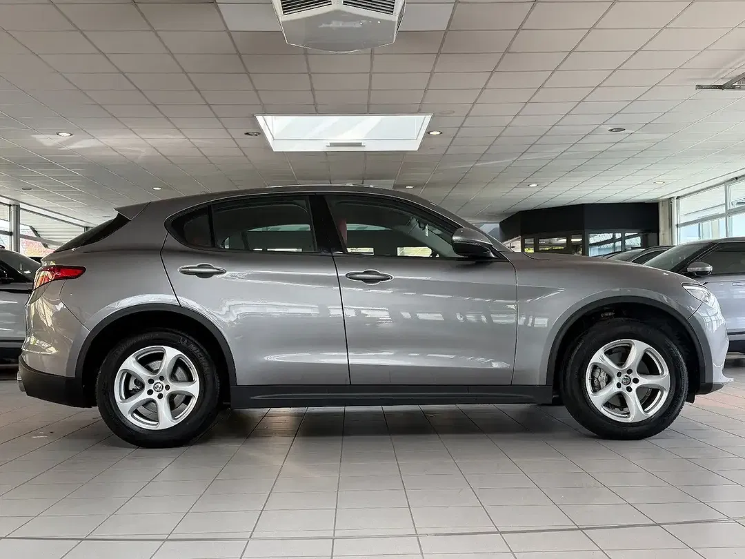 Alfa Romeo Stelvio AUT Q4 Super - Thumbnail 9