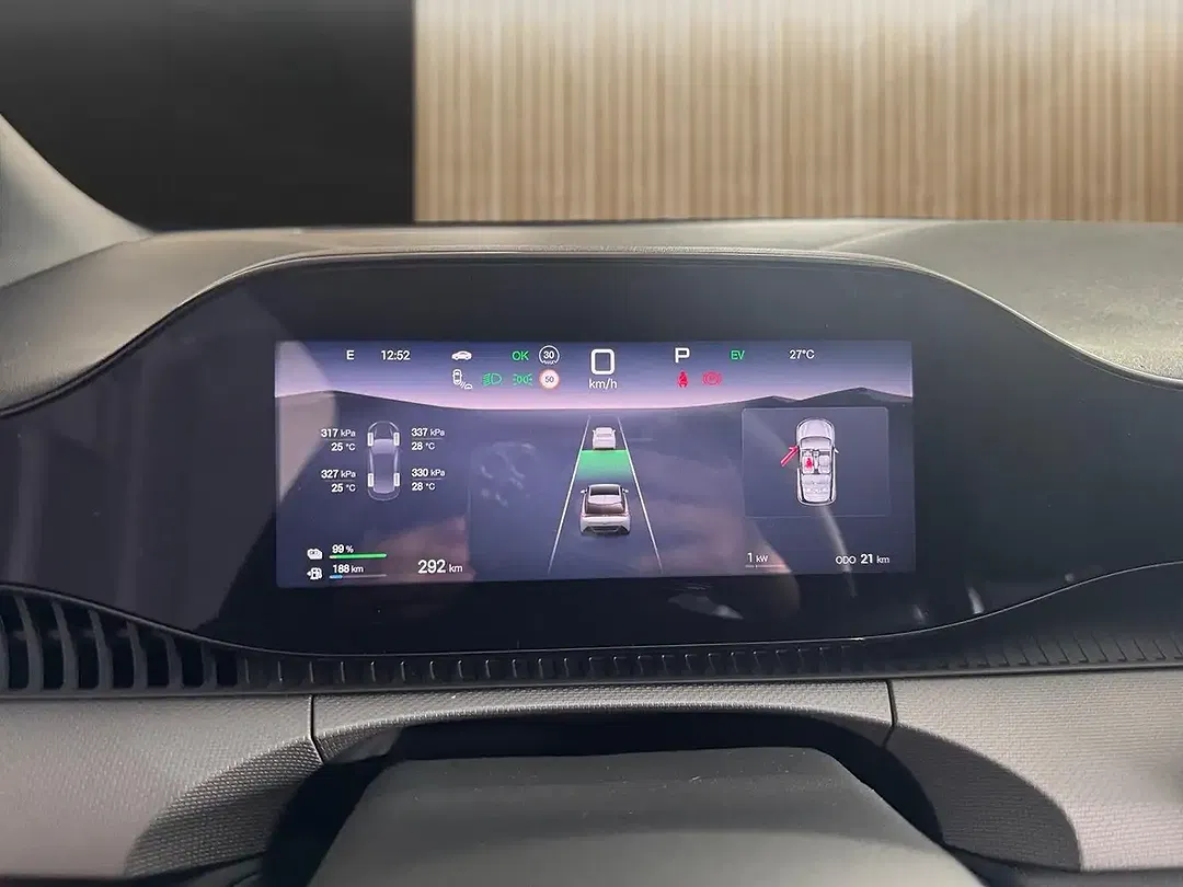 BYD Dolphin 1.5 PHEV DM-i Boost - Thumbnail 9