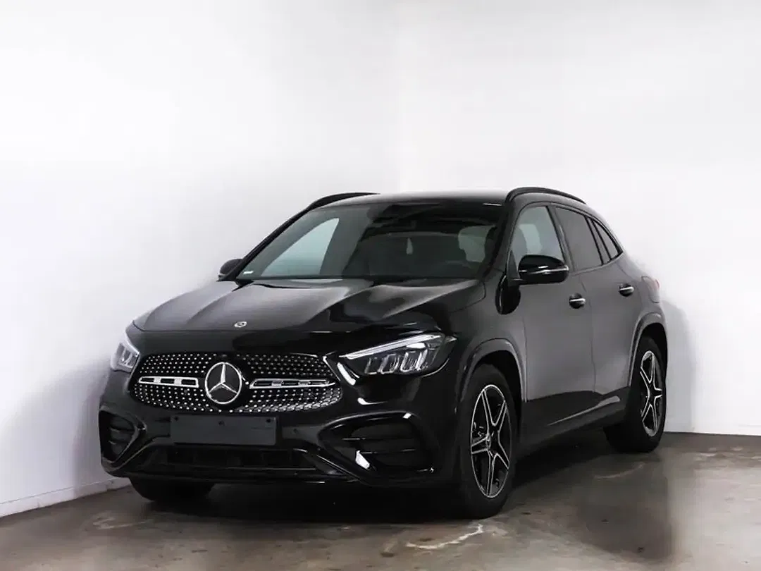 Mercedes-Benz GLA 200 AMG Line - foto 1