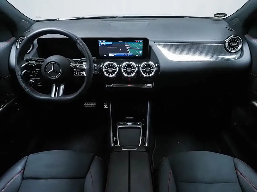Mercedes-Benz GLA 200 AMG Line - Thumbnail 5