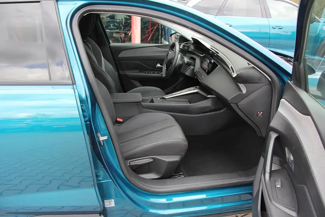 Peugeot 408 PHEV Allure - Thumbnail 9