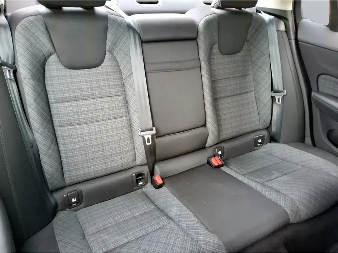 Volvo S60 MHEV Core - Thumbnail 9