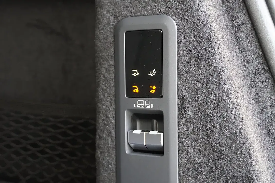 Land Rover Range Rover Sport 3.0 PHEV Dynamic SE - Thumbnail 14