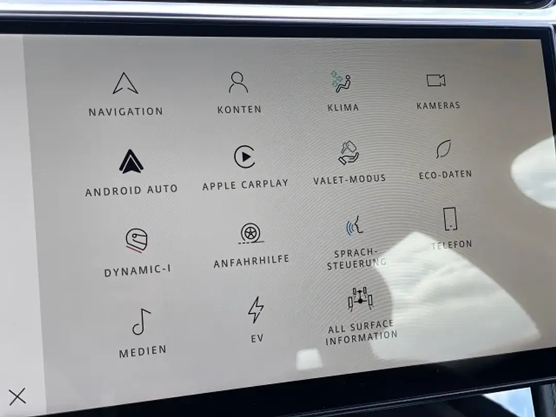 Jaguar F-Pace P400e 4x4 - Thumbnail 14