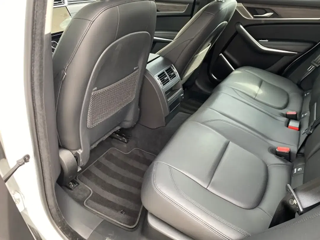 Jaguar F-Pace P400e 4x4 - Thumbnail 7