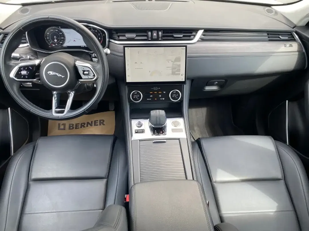 Jaguar F-Pace P400e 4x4 - Thumbnail 8