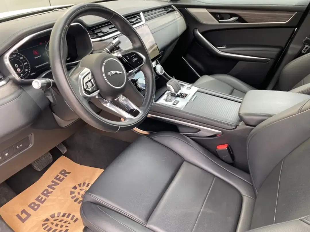 Jaguar F-Pace P400e 4x4 - Thumbnail 9