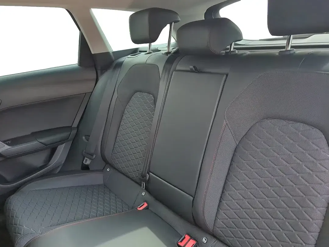 SEAT Leon 1.5 eTSI DSG FR - Thumbnail 9