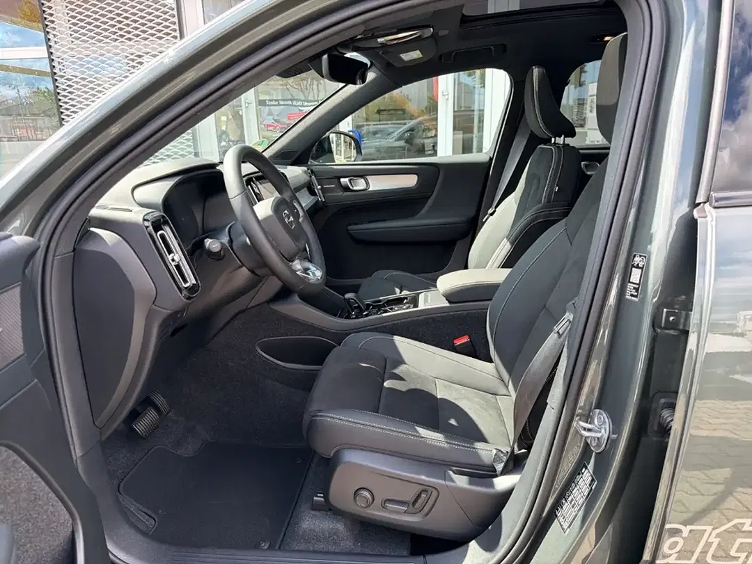 Volvo XC40 B4 Ultra Dark - Thumbnail 10