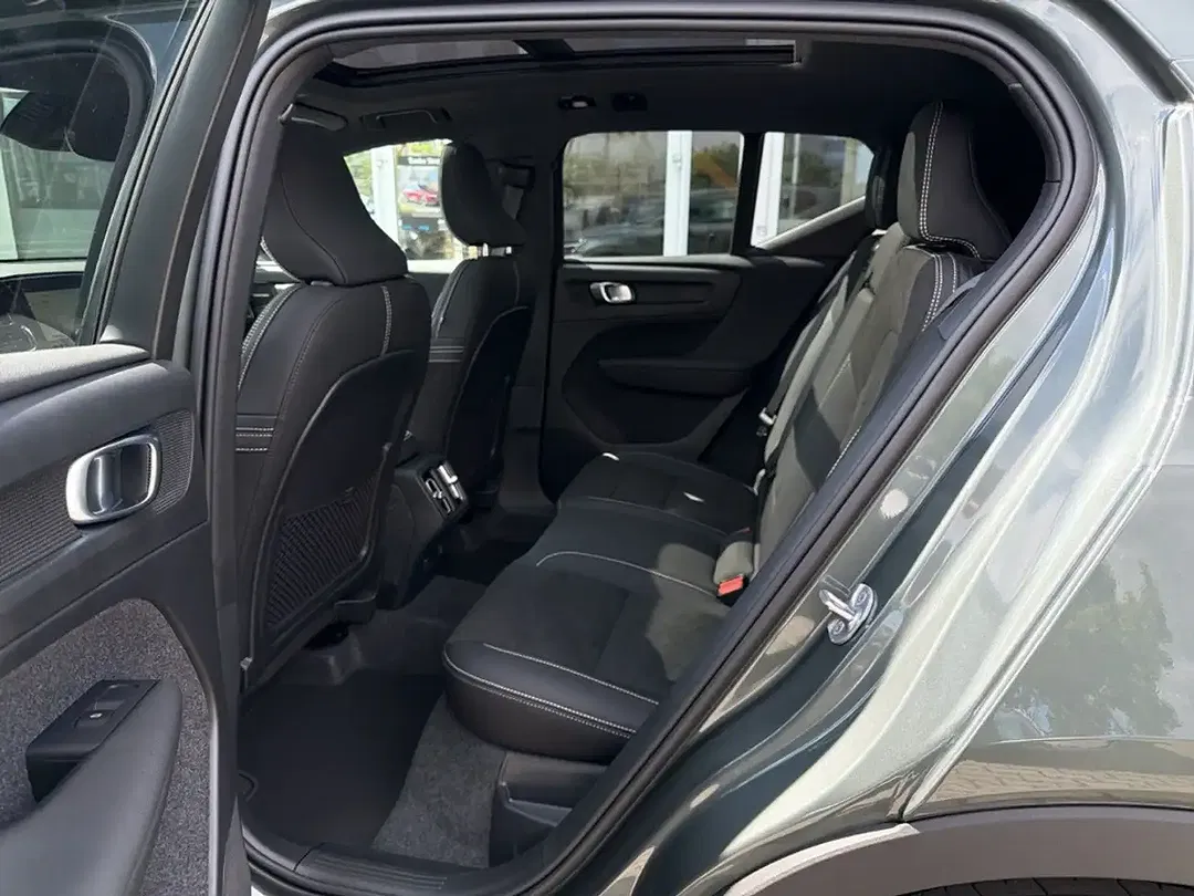 Volvo XC40 B4 Ultra Dark - Thumbnail 13