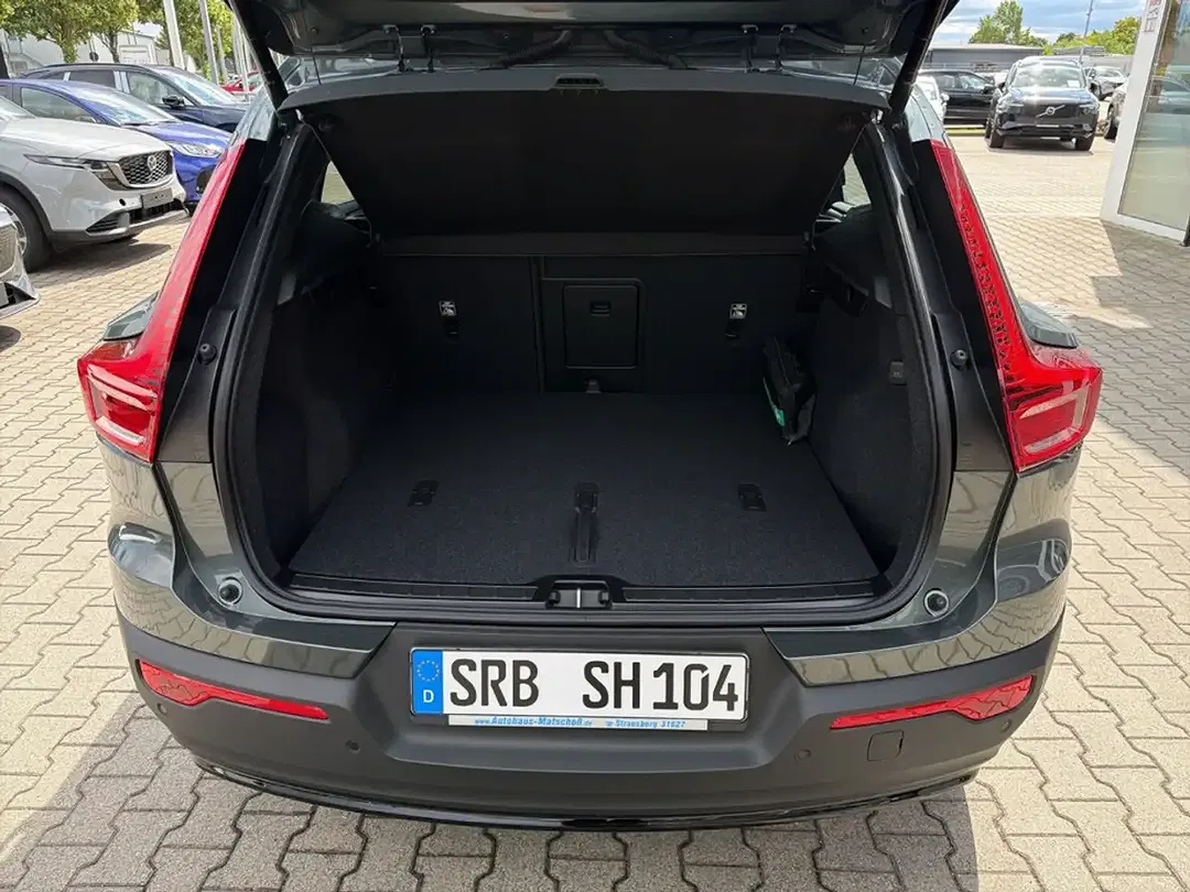 Volvo XC40 B4 Ultra Dark - Thumbnail 14