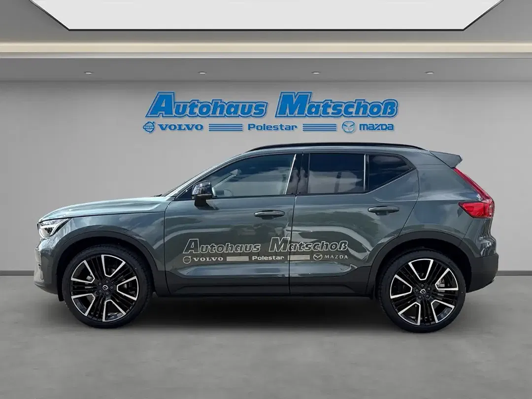 Volvo XC40 B4 Ultra Dark - foto 2
