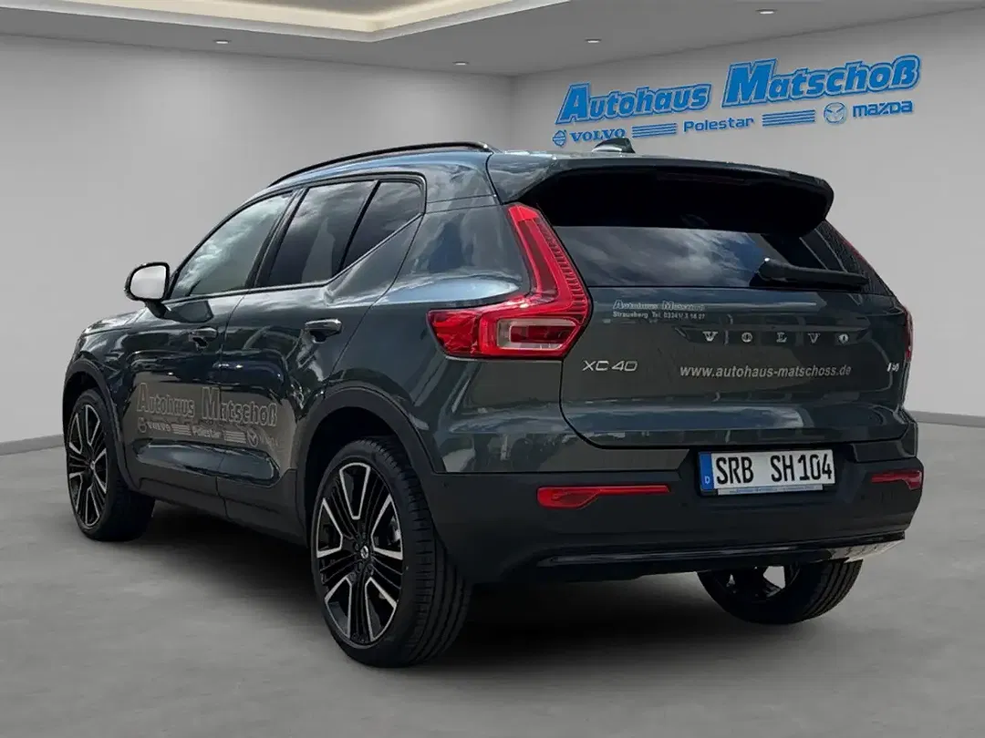 Volvo XC40 B4 Ultra Dark - Thumbnail 3