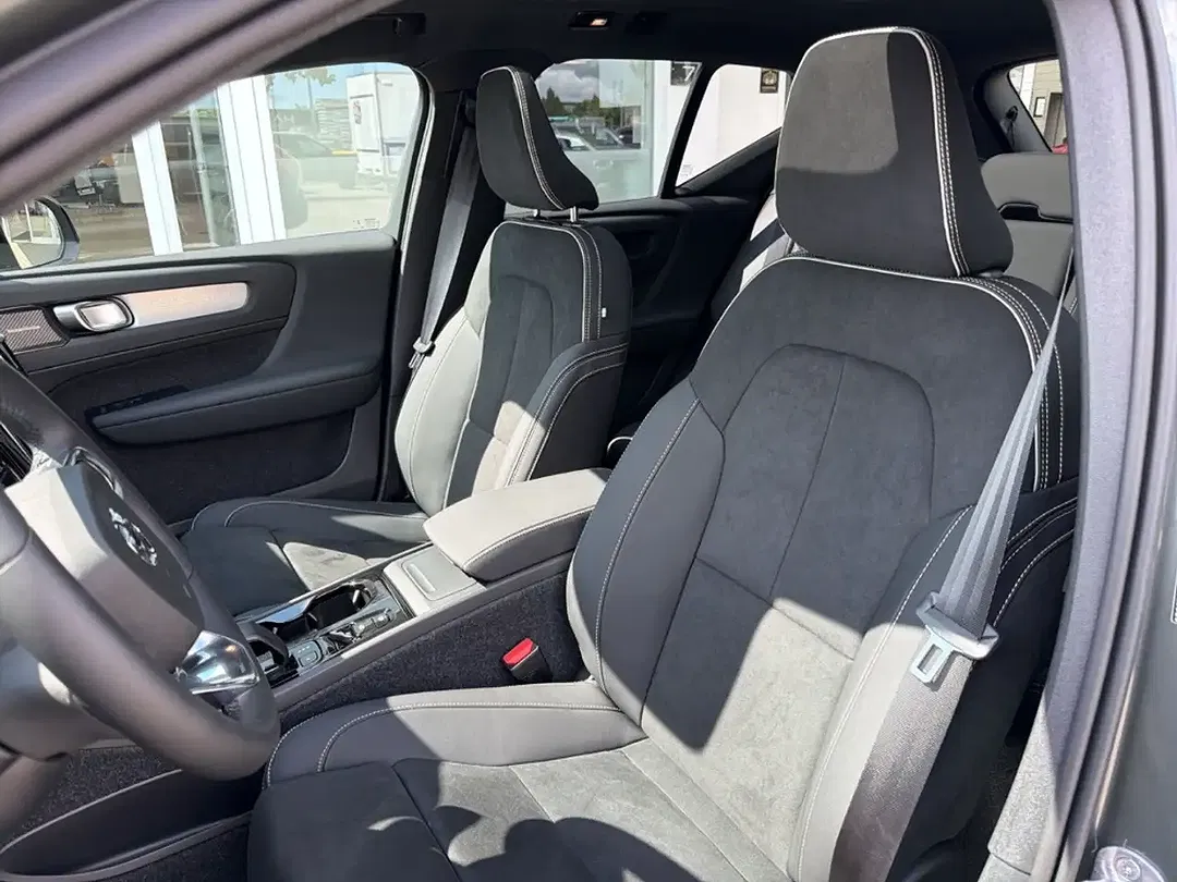 Volvo XC40 B4 Ultra Dark - Thumbnail 9