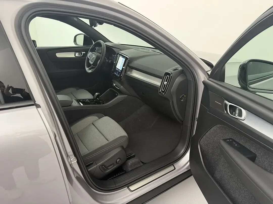 Volvo XC40 B3 Plus Dark - Thumbnail 11
