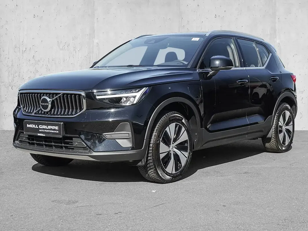 Volvo XC40 T4 PHEV Hybrid Core - Thumbnail 1