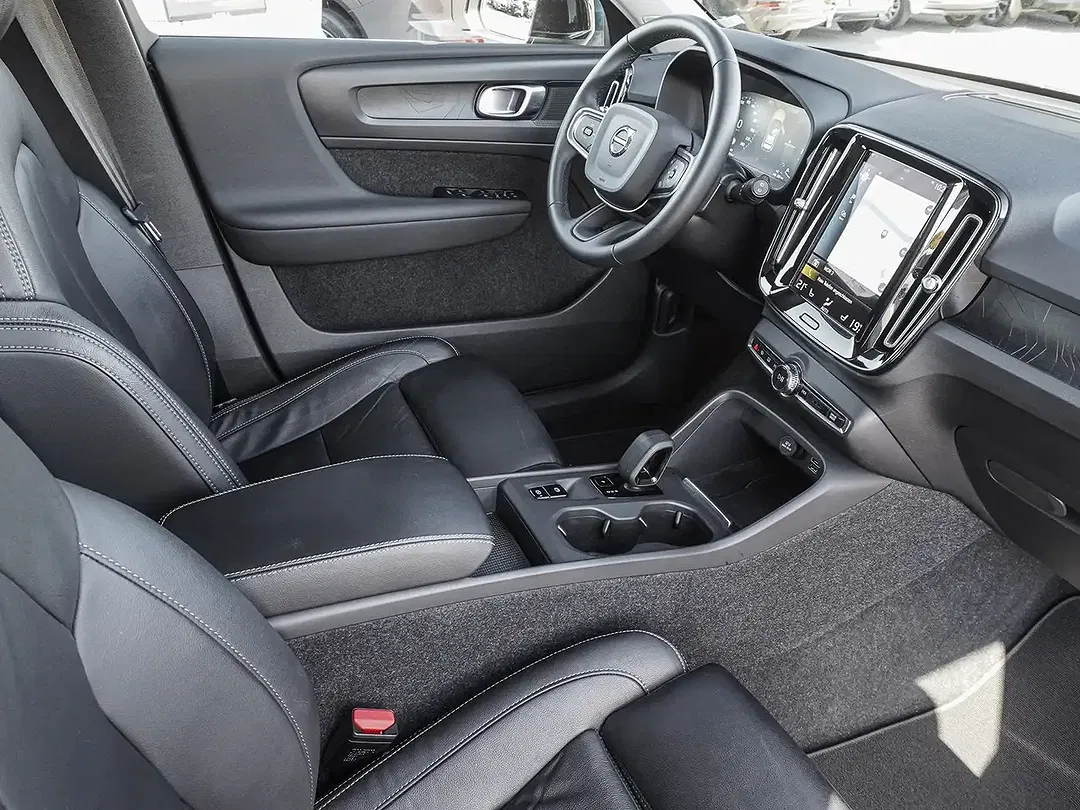 Volvo XC40 T4 PHEV Hybrid Core - Thumbnail 7