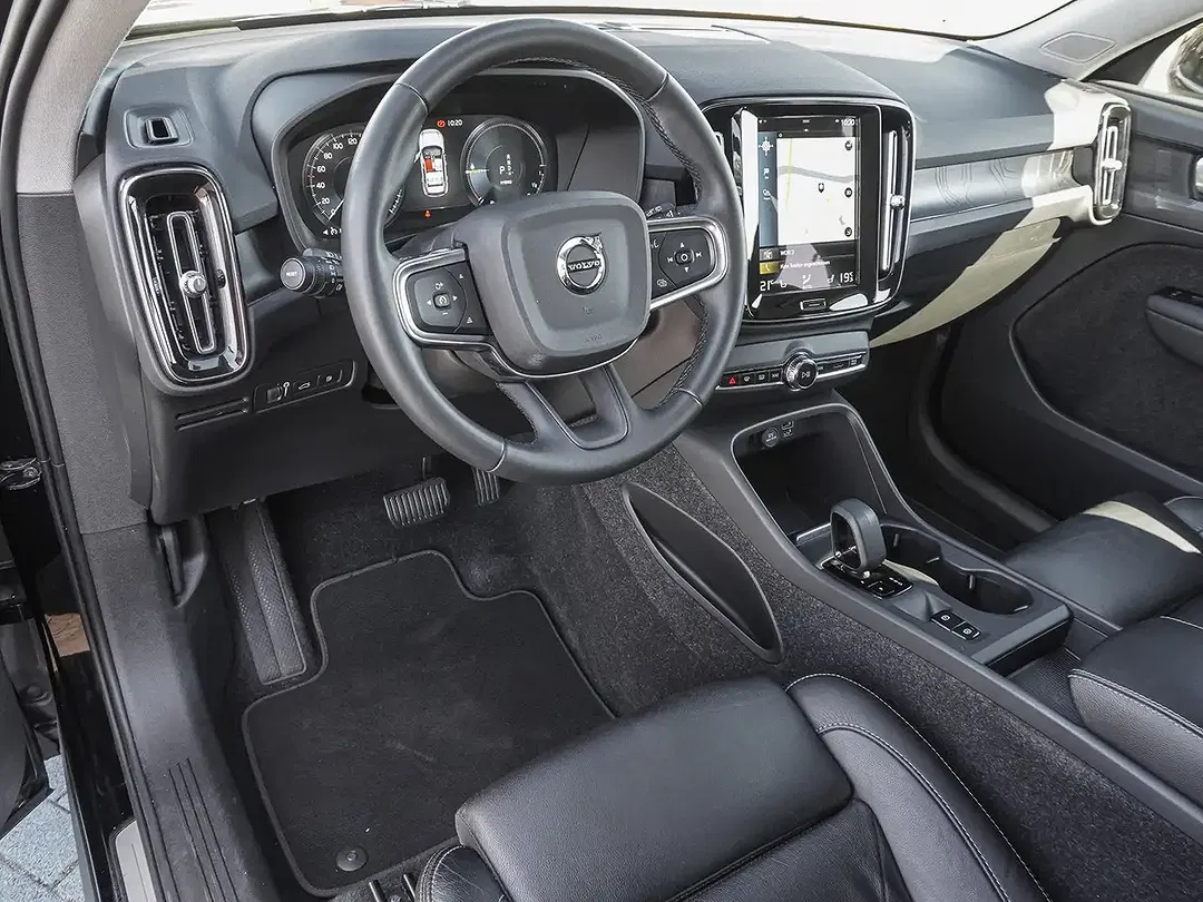 Volvo XC40 T4 PHEV Hybrid Core - Thumbnail 8